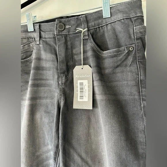 Wit & Wisdom “Ab” Solutuon Luxe Touch Ankle Length jeans. Size 6P. NWT. - Picture 2 of 4